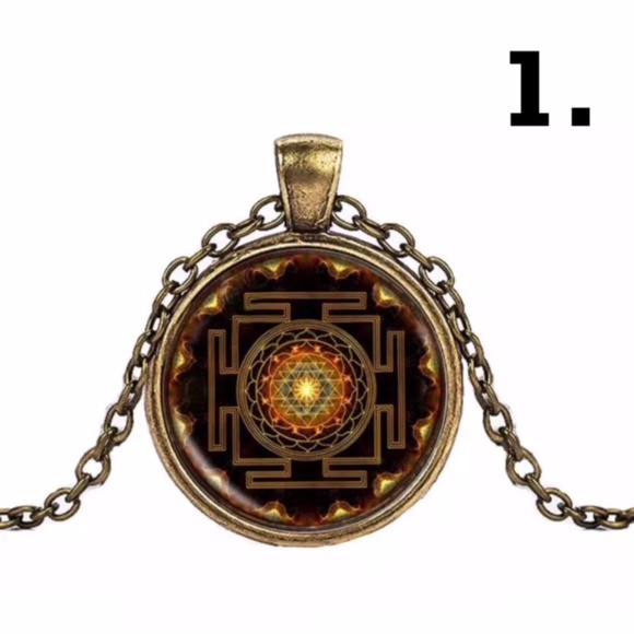 BUDDHIST SRI YANTRA SACRED GEOMETRY GLASS NECKLACE - Picture 6 of 12